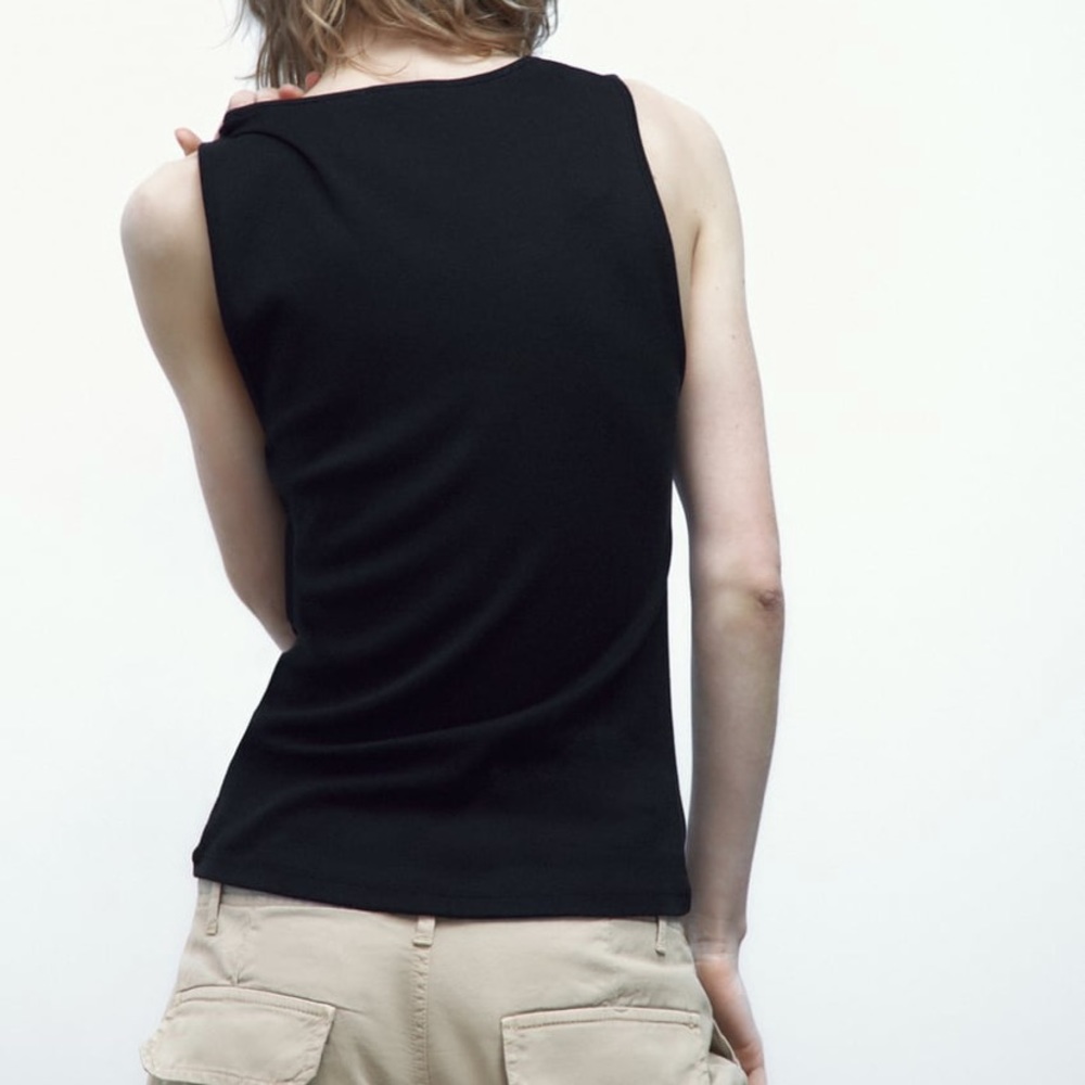 Two Round Neck Tank Tops - Picture 7 of 13